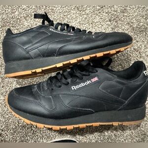 Men’s 9 Reebok Classic Leather “Black Gum” shoes